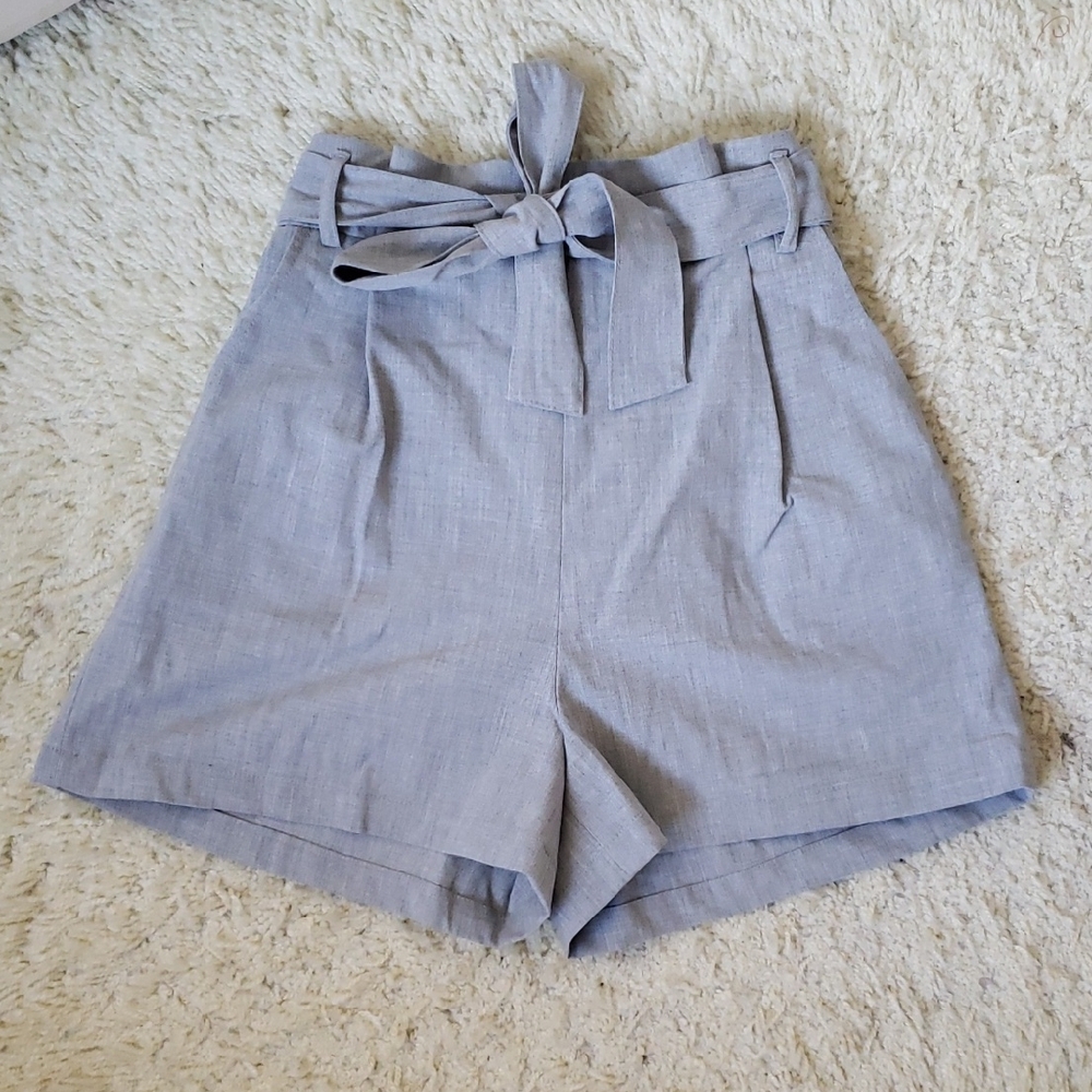 Pull&Bear High-Waisted Light Gray Shorts
